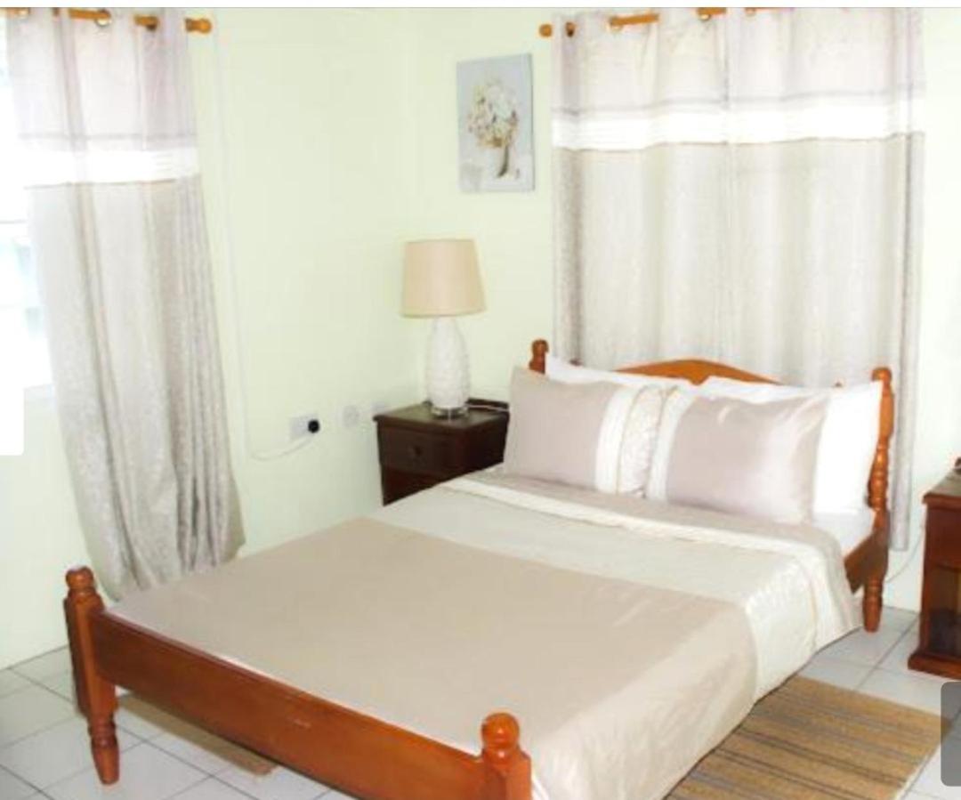 Silver View Apartments St. George's Luaran gambar