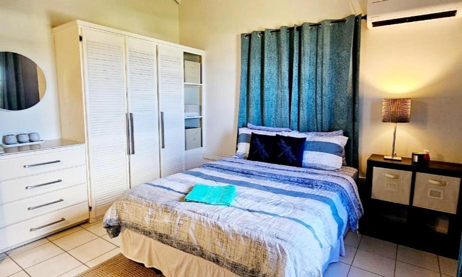 Silver View Apartments St. George's Luaran gambar
