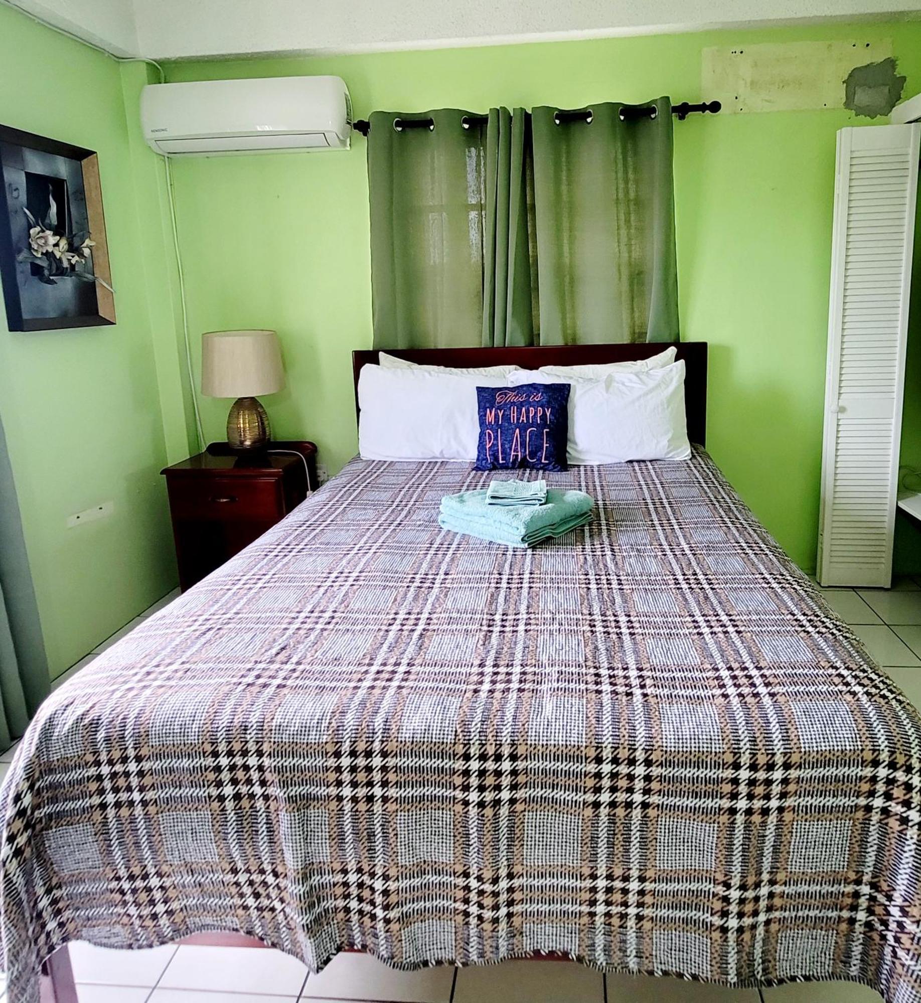 Silver View Apartments St. George's Luaran gambar