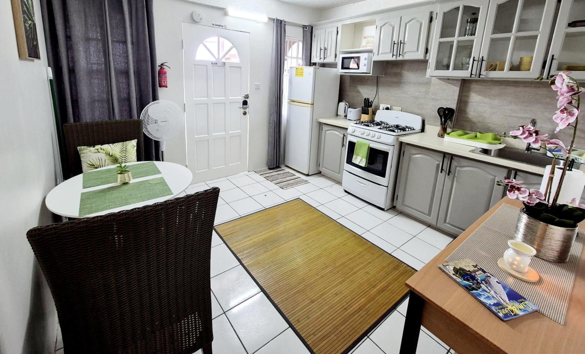 Silver View Apartments St. George's Luaran gambar