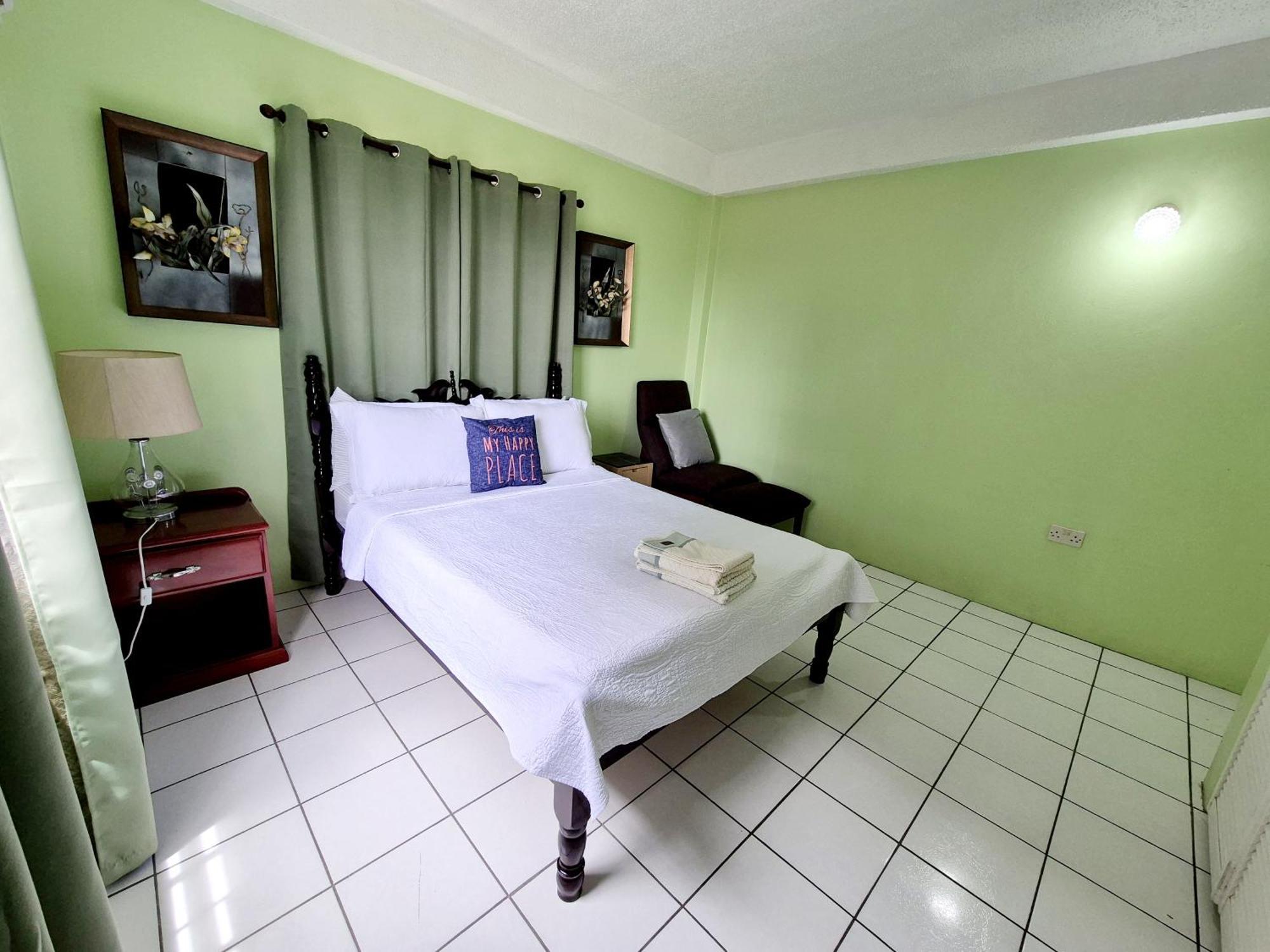 Silver View Apartments St. George's Luaran gambar